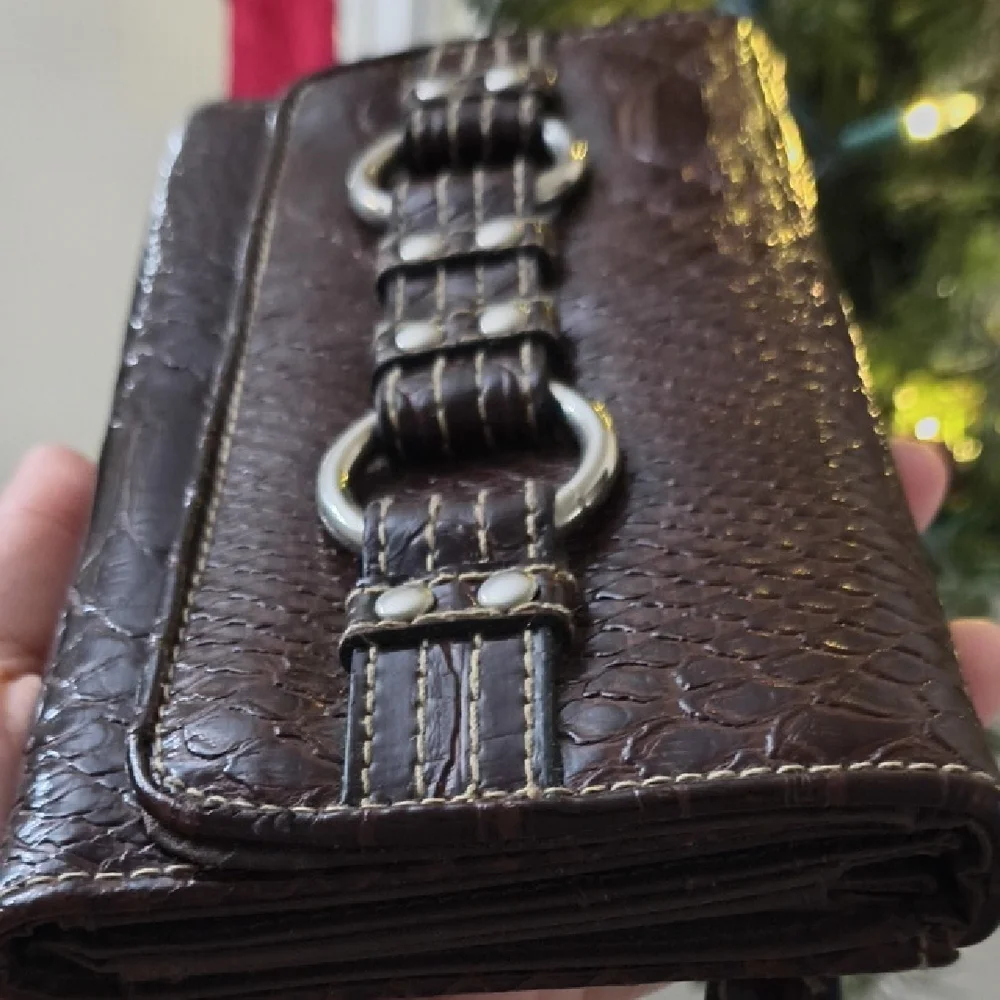 Elegant Brown Leather Clutch - Picture 2 of 10